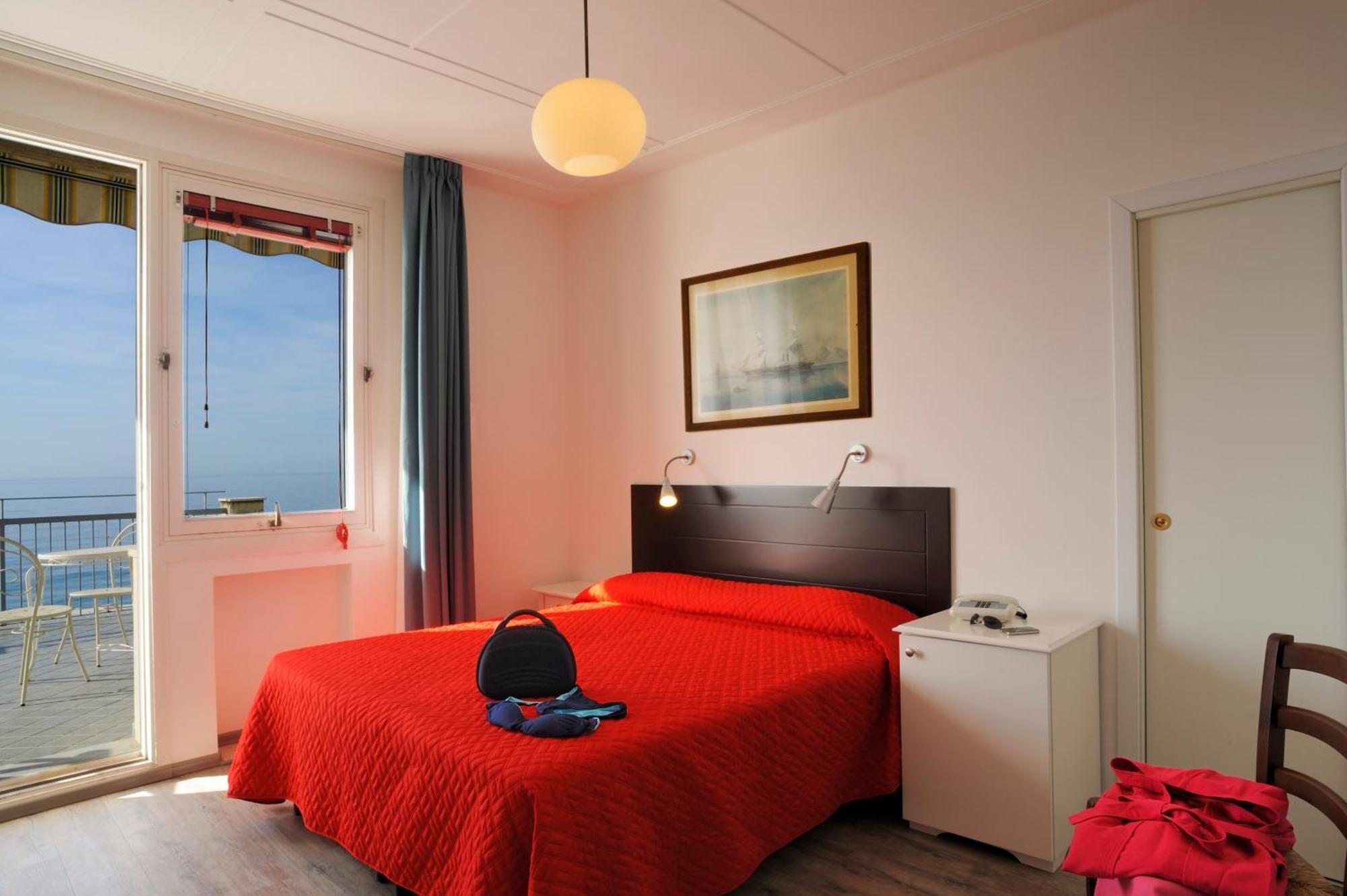 Hotel Tirreno Alassio Luaran gambar