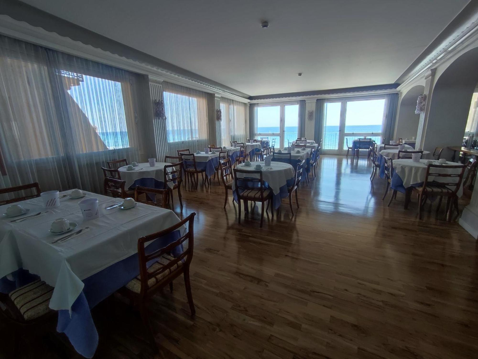 Hotel Tirreno Alassio Luaran gambar